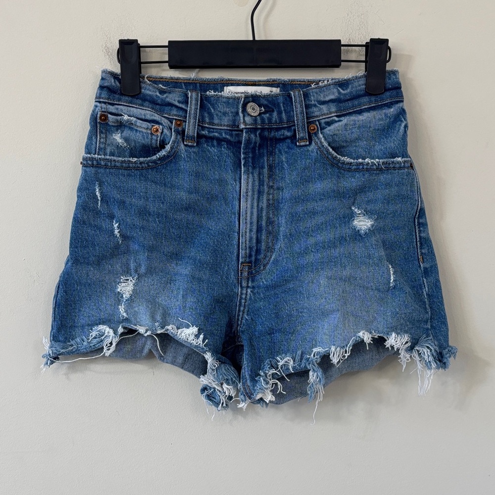 Abercrombie & Fitch The 4” Mom Short High Rise Curve Love Medium Wash Size 25